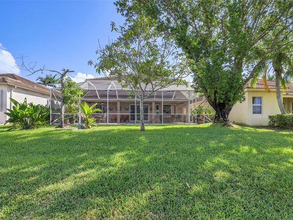 1020 Lavender Cir, Weston FL 33327