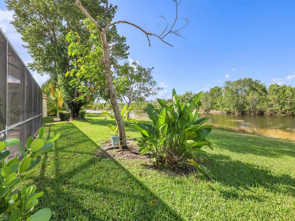 1020 Lavender Cir, Weston FL 33327