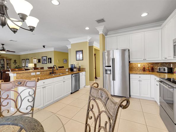 1020 Lavender Cir, Weston FL 33327