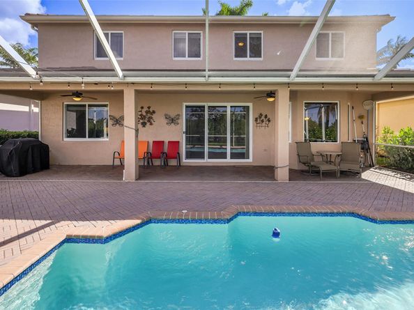 1020 Lavender Cir, Weston FL 33327