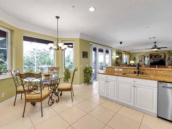 1020 Lavender Cir, Weston FL 33327