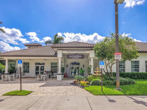 1020 Lavender Cir, Weston FL 33327