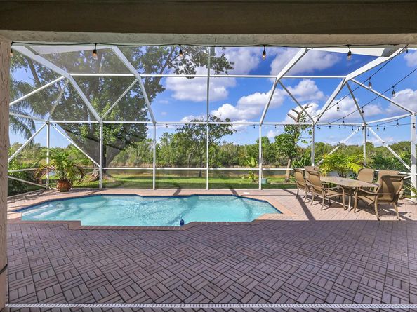 1020 Lavender Cir, Weston FL 33327