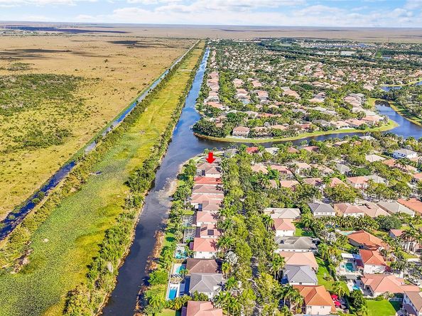 1020 Lavender Cir, Weston FL 33327