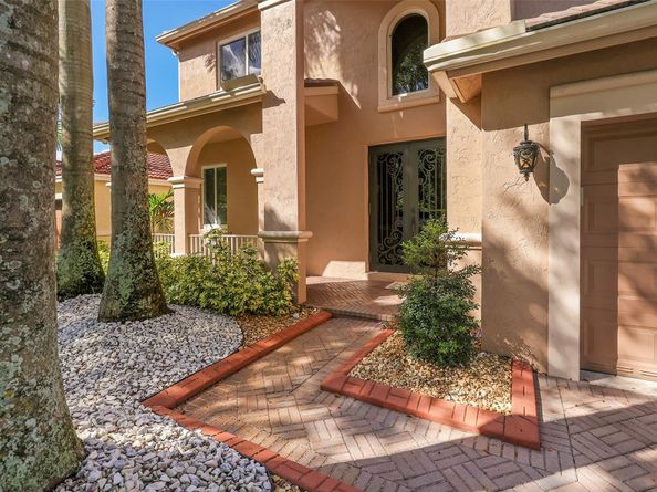 1020 Lavender Cir, Weston FL 33327