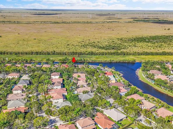 1020 Lavender Cir, Weston FL 33327