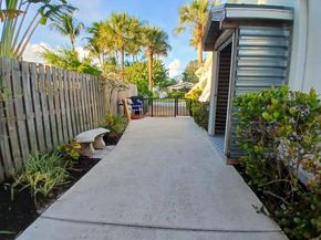 205 18th Avenue N, Lake Worth Beach FL 33460