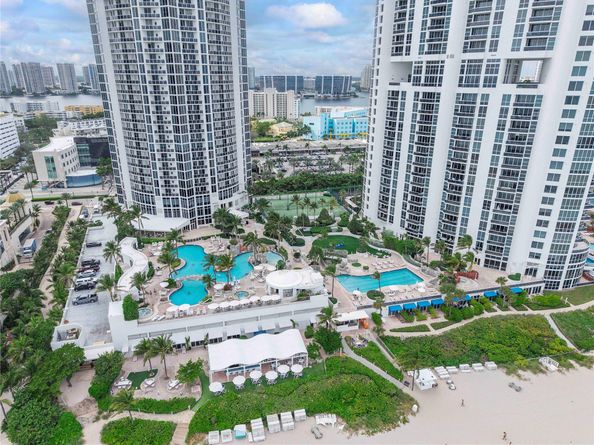 18001 Collins Ave 2806, North Miami Beach FL 33160