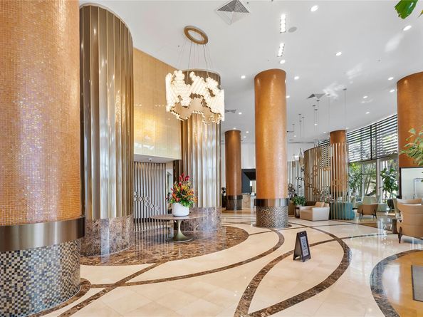 18001 Collins Ave 2806, North Miami Beach FL 33160