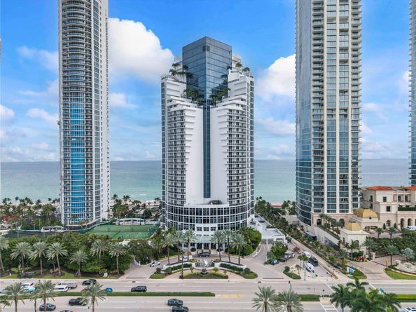 18001 Collins Ave 2806, North Miami Beach FL 33160