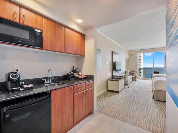 18001 Collins Ave 2806, North Miami Beach FL 33160