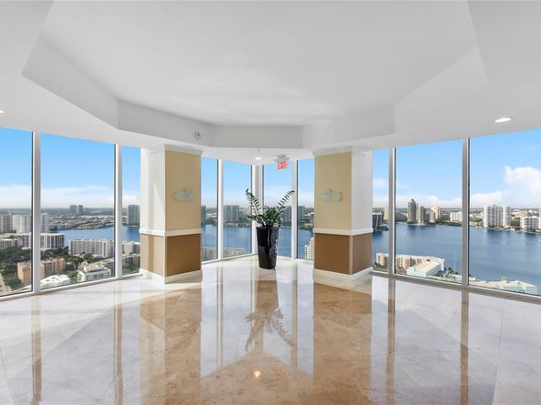 18001 Collins Ave 2806, North Miami Beach FL 33160