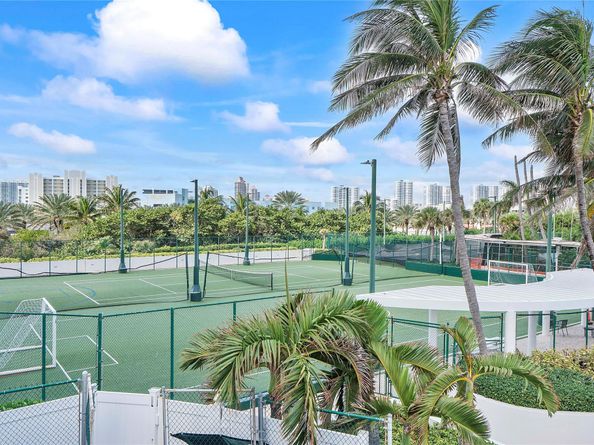 18001 Collins Ave 2806, North Miami Beach FL 33160