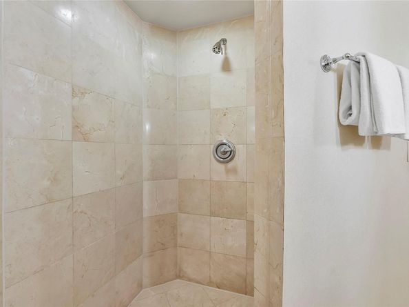 18001 Collins Ave 2806, North Miami Beach FL 33160