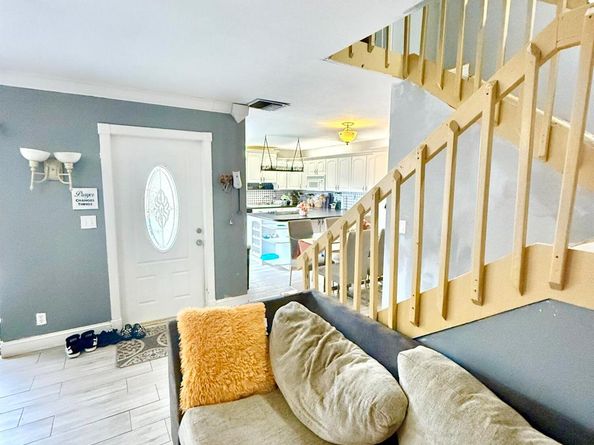 711 Springdale Circle, Palm Springs FL 33461