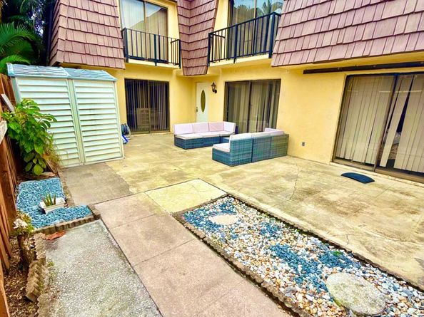 711 Springdale Circle, Palm Springs FL 33461