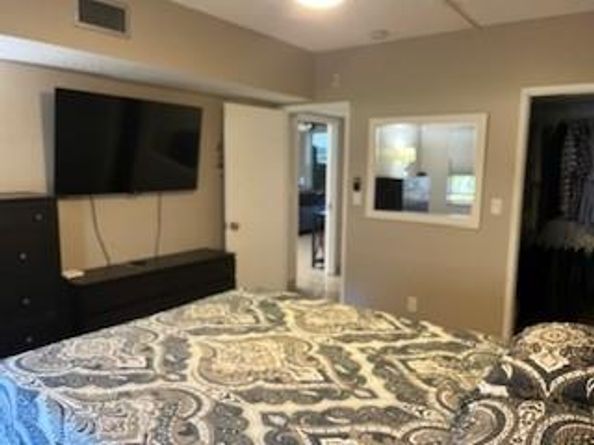 565 Oaks Ln 103, Pompano Beach FL 33069