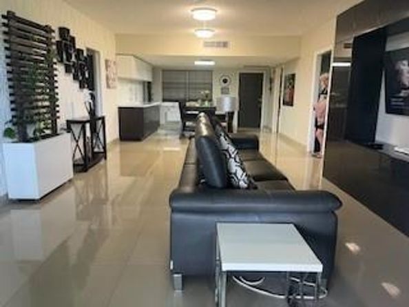 565 Oaks Ln 103, Pompano Beach FL 33069