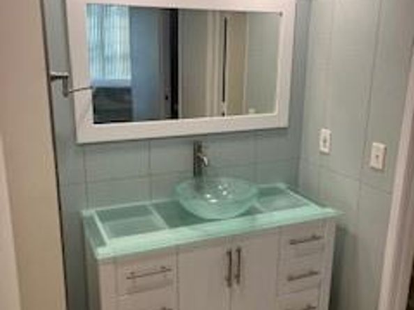 565 Oaks Ln 103, Pompano Beach FL 33069