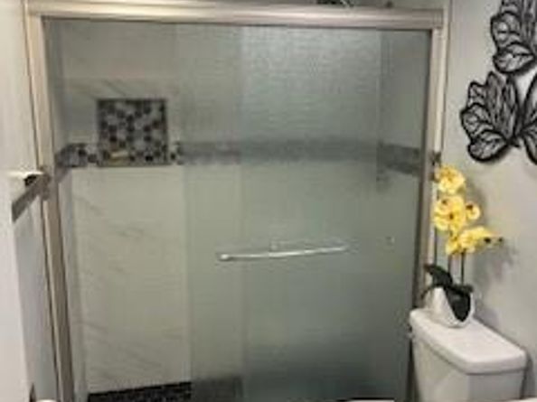 565 Oaks Ln 103, Pompano Beach FL 33069