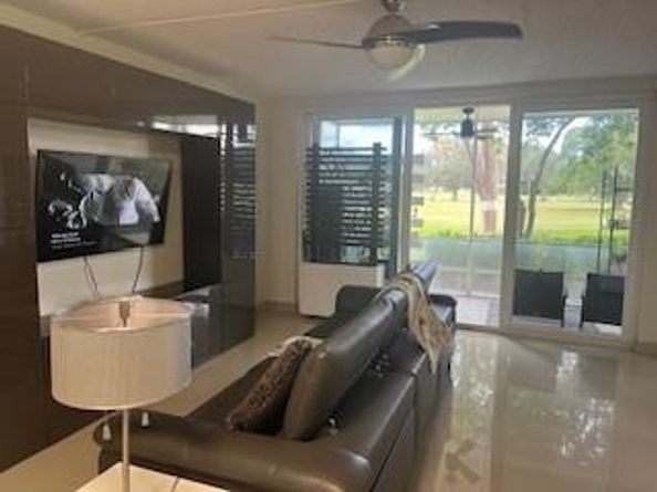 565 Oaks Ln 103, Pompano Beach FL 33069