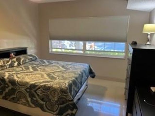 565 Oaks Ln 103, Pompano Beach FL 33069