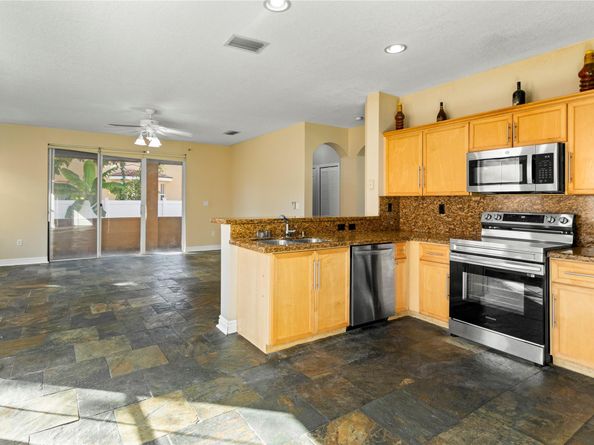 2704 SW 128th Ave, Miramar FL 33027