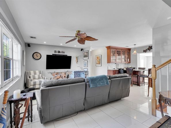 108 SE 14th Ct, Deerfield Beach FL 33441