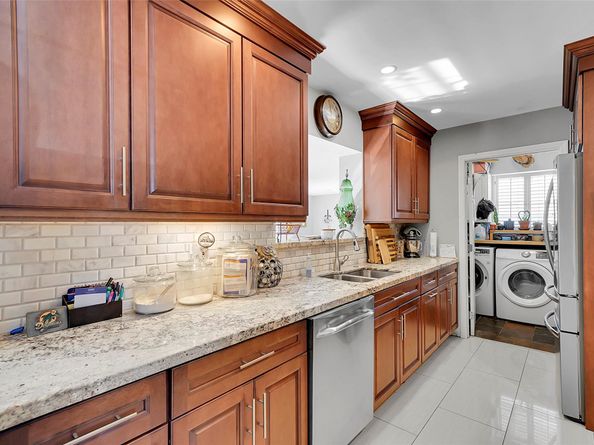 108 SE 14th Ct, Deerfield Beach FL 33441