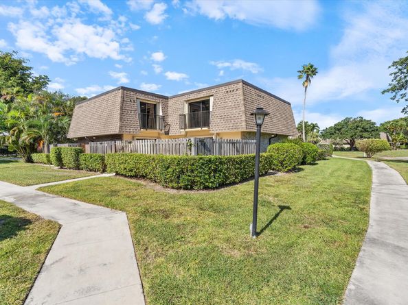 2897 SW 22nd Circle 44b, Delray Beach FL 33445