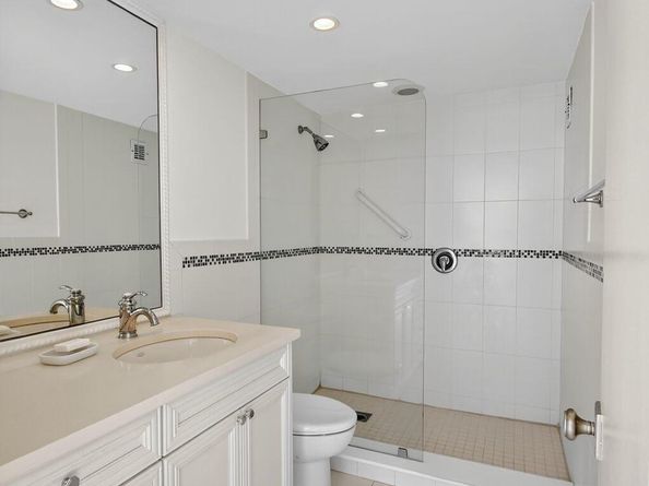 2780 S Ocean Boulevard 703, Palm Beach FL 33480