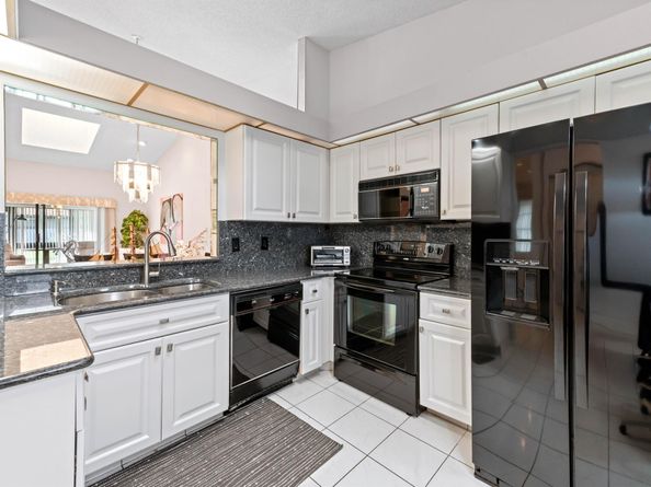 6126 Sunny Pointe Circle, Delray Beach FL 33484