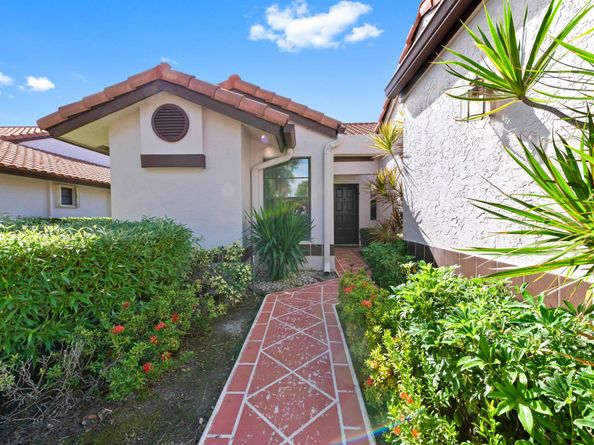 6126 Sunny Pointe Circle, Delray Beach FL 33484