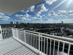 427 Golden Isles Dr 14B, Hallandale Beach FL 33009