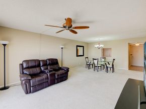 427 Golden Isles Dr 14B, Hallandale Beach FL 33009