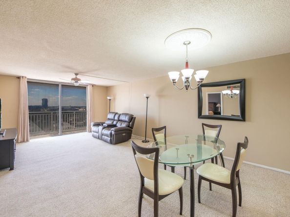 427 Golden Isles Dr 14B, Hallandale Beach FL 33009