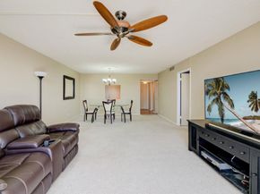 427 Golden Isles Dr 14B, Hallandale Beach FL 33009