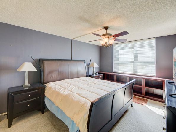 427 Golden Isles Dr 14B, Hallandale Beach FL 33009