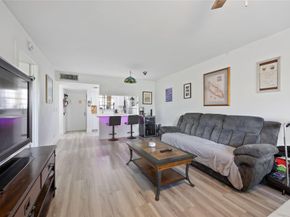 Undisclosed Address #FX-10531640, Boca Raton FL 33433