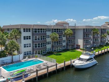 3121 NE 51 St