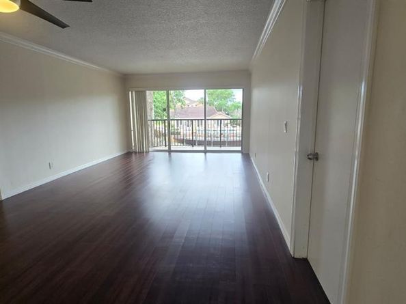 8871 Wiles Road 202, Coral Springs FL 33067