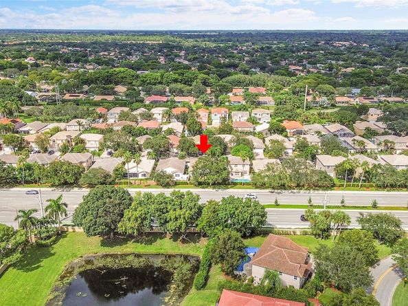 8540 NW 46th Dr, Coral Springs FL 33067