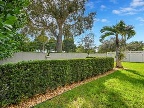 8540 NW 46th Dr, Coral Springs FL 33067