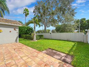 8540 NW 46th Dr, Coral Springs FL 33067