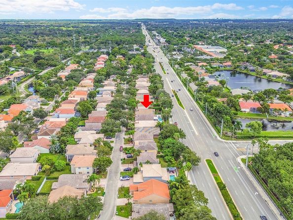 8540 NW 46th Dr, Coral Springs FL 33067