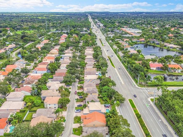 8540 NW 46th Dr, Coral Springs FL 33067