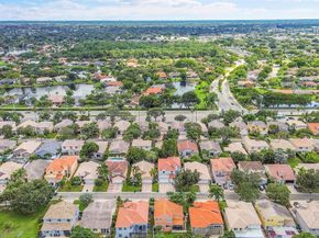 8540 NW 46th Dr, Coral Springs FL 33067