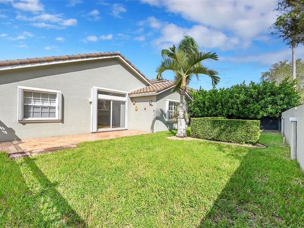 8540 NW 46th Dr, Coral Springs FL 33067