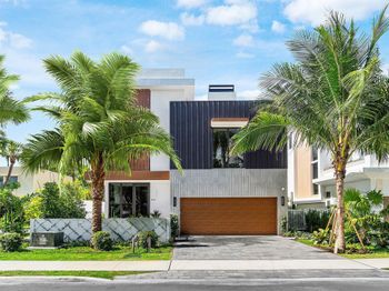 810 Palm Trail