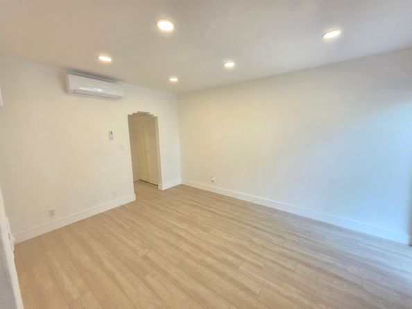 560 NE 15th Ave, Fort Lauderdale FL 33301